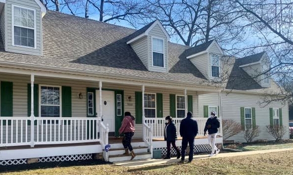 Nỗi thống khổ của người Mỹ khi đi mua nhà trong bối cảnh lãi suất tăng, nguồn cung eo hẹp