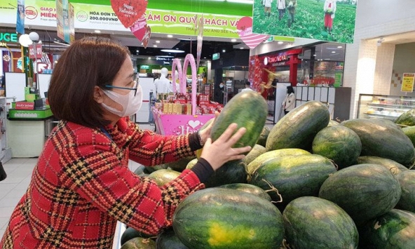 Giá dưa hấu bất ngờ tăng mạnh vào những ngày giáp Tết Nguyên đán