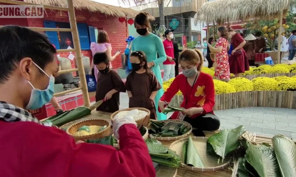 Tưng bừng hội hoa xuân Novaland 2022