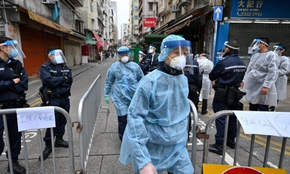 Chuyên gia Mỹ: 'Trung Quốc cố gắng ngăn chặn chủng omicron giống như cố gắng ngăn gió'