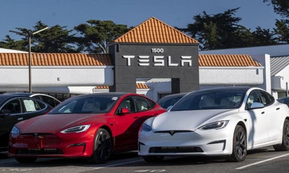 Tesla triệu hồi 817.000 xe do lỗi cảnh báo thắt dây an toàn