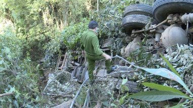 Vụ xe tải lao xuống vực ở Gia Lai: Trước khi xảy ra tai nạn, xe chạy với tốc độ cao