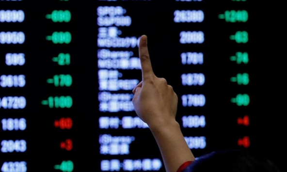 Dow Jones tăng 300 điểm trong khi nhà đầu tư chờ đợi dữ liệu lạm phát