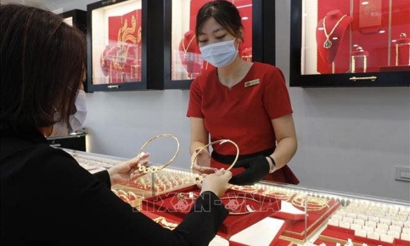 Giá vàng sáng 9/2 tăng 200.000 đồng/lượng