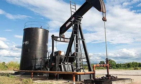 Giá dầu vẫn dao động quanh mức 90 USD/thùng