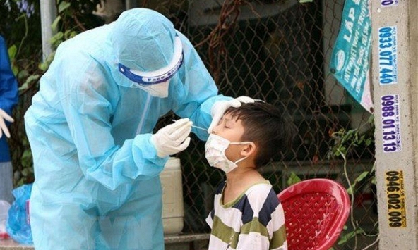 Cha mẹ cần làm gì khi trẻ bị mắc COVID-19?