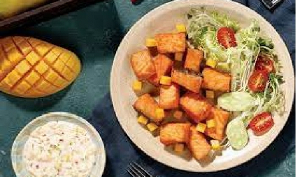 Món ngon mỗi ngày: Cá hồi chiên xốt xoài
