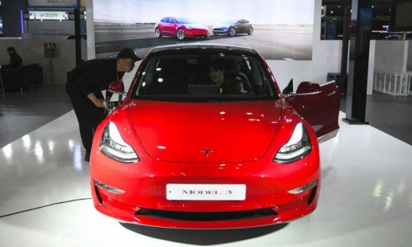 Hơn 400.000 ôtô điện Tesla đang bị điều tra vì sự cố phanh ảo