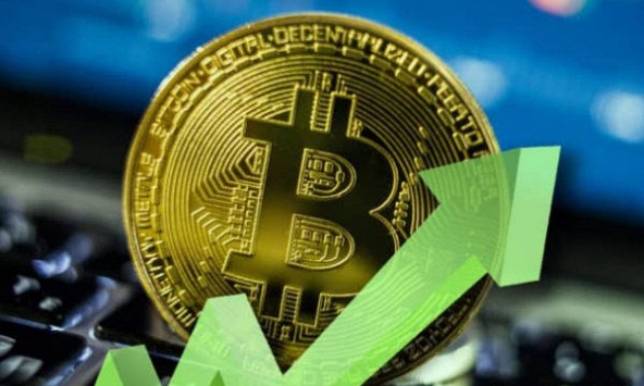 Bitcoin vào top 15 đồng tiền có giá trị nhất thế giới