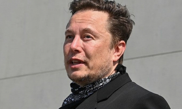 Ông chủ hãng xe điện Tesla kêu gọi Mỹ tăng sản lượng dầu để đối phó với Nga