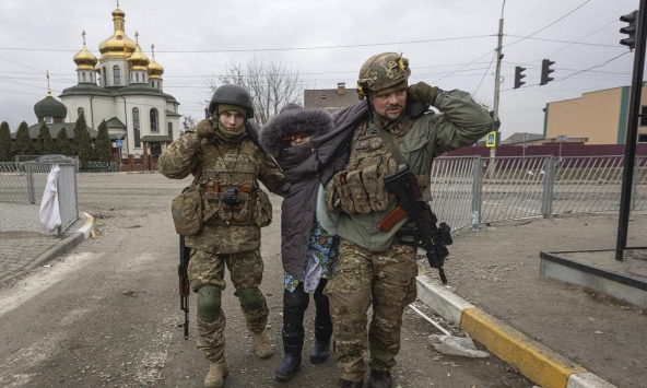 Bên trong chiến sự Ukraina: Hy vọng le lói giữa xác người