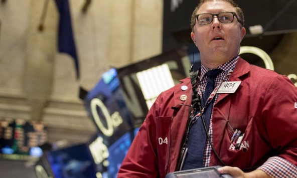 S&P 500 sụt giảm do lo ngại lạm phát làm suy yếu kinh tế toàn cầu