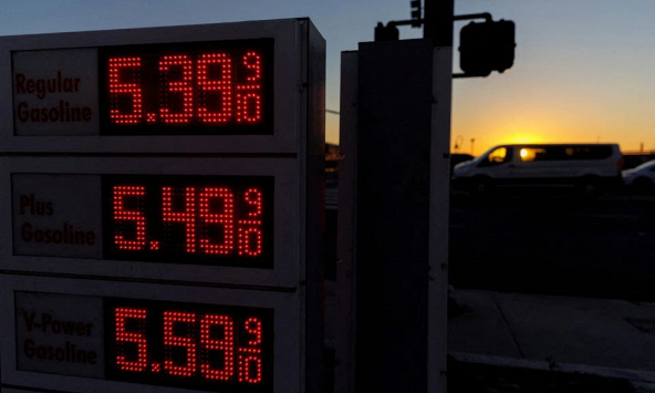 Căng thẳng Nga-Ukraina đẩy giá xăng trung bình ở Mỹ lên mức cao kỷ lục
