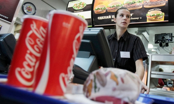 Sau McDonald’s, đến lượt Coca-Cola và Pepsi tuyên bố tạm dừng bán hàng tại Nga