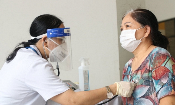 TP.HCM xét nghiệm nhanh cho tất cả người trên 65 tuổi, có bệnh nền