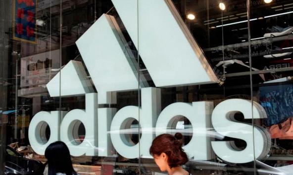 CEO Adidas: Chưa biết khi nào hãng sẽ tiếp tục hoạt động kinh doanh tại Nga
