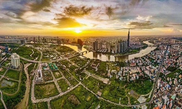 Cổ phiếu ngân hàng, bất động sản, chứng khoán trở lại 'đường đua' trong phiên 10/3