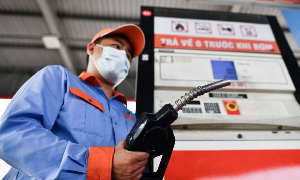 Giá xăng có thể chạm ngưỡng 30.000 đồng/lít vào ngày mai?