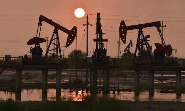 Giá dầu tiếp tục lao dốc, mất gần 27% so với đỉnh của năm 2022