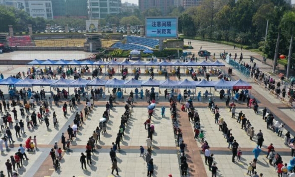 Số ca mắc COVID-19 tăng nhanh, hồi chuông cảnh báo đối với Trung Quốc