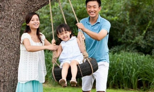 Bố mẹ cần làm gì để con hạnh phúc?