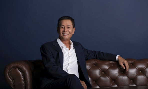 Con trai nhà sáng lập Giày Đông Hải ra mắt cocktail đóng chai