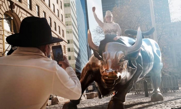 Thêm 1 triệu người Mỹ ghi tên vào danh sách triệu phú bất chấp dịch COVID-19