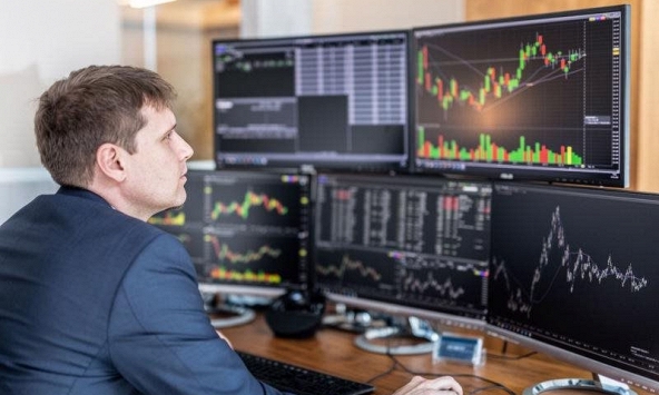 Khối ngoại mua ròng hàng nghìn tỷ đồng kéo VN-Index tăng gần 26 điểm trong phiên 21/3