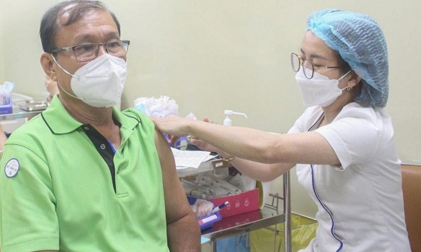 Ai cần tiêm kháng thể đơn dòng Evusheld?