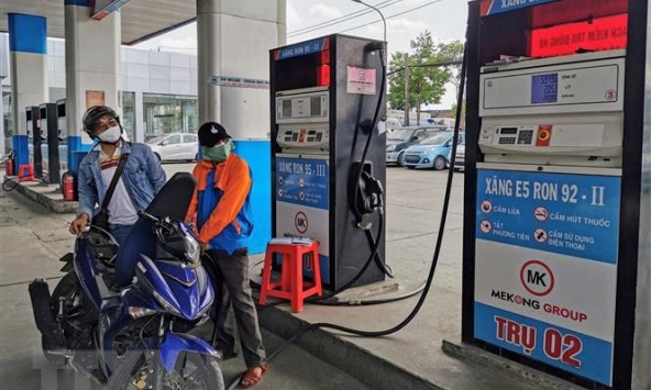 Điều hành giá xăng dầu bám sát giá thị trường thế giới