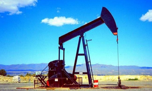 Giá xăng dầu hôm nay 25/3: Dầu Brent về dưới 120 USD/thùng 