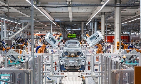 Tesla, BYD tăng giá xe điện vì thiếu hụt niken