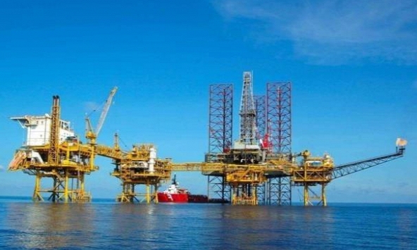 Giá xăng dầu hôm nay 30/3: Dầu thô bắt đầu lao dốc