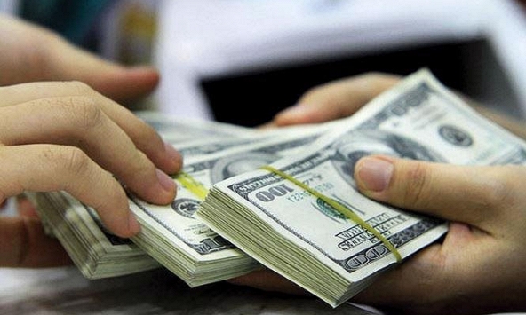 Giá USD hôm nay 31/3: USD lao dốc do vàng bất ngờ tăng mạnh 