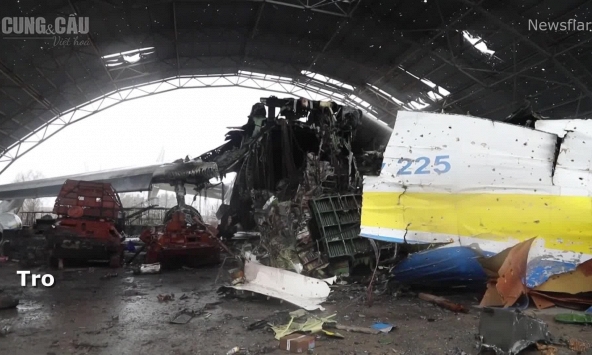 Ukraina bị tàn phá kinh khủng nhìn từ sân bay Gostomel