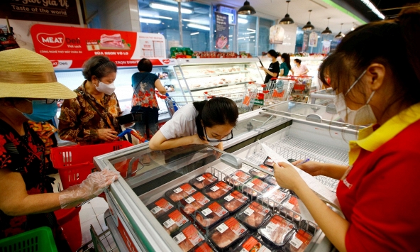 Giá thịt bò nhập khẩu, cá nước ngọt giảm mạnh
