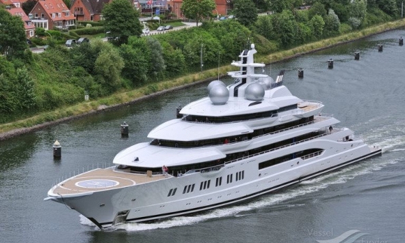 Fiji bắt giữ một du thuyền của tỷ phú Nga