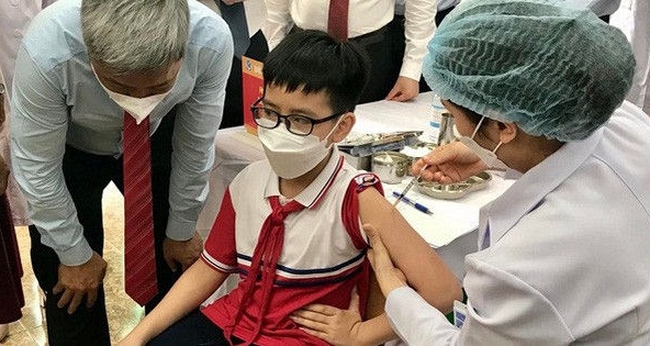 Gần 200 trẻ từ 5 - dưới 12 tuổi đầu tiên ở Việt Nam tiêm vaccine phòng COVID-19