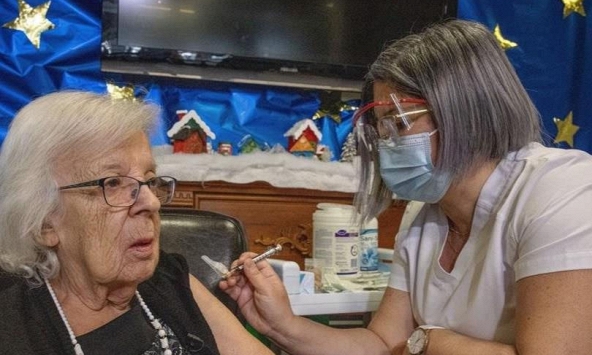 Chuyên gia: Giai đoạn tái nhiễm COVID-19 ngày càng rút ngắn