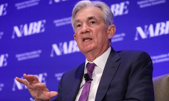 Chủ tịch Jerome Powell báo hiệu Fed sẽ tăng lãi suất thêm nửa điểm vào tháng 5