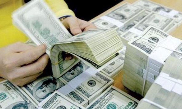 Giá USD hôm nay 25/4: Tiếp tục tăng 