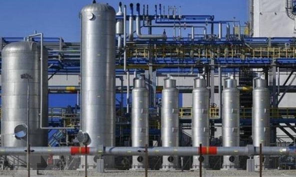 Giá xăng dầu hôm nay 25/4: Tiếp đà lao dốc