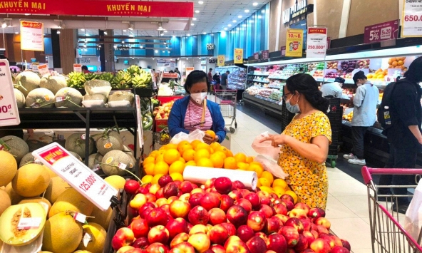 Thị trường thực phẩm ngày 27/4: Giá xoài ở Đồng bằng sông Cửu Long giảm mạnh