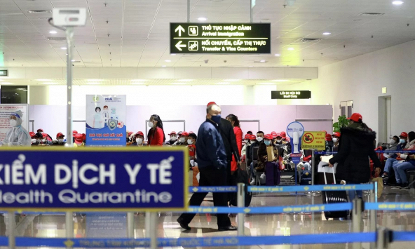 Tạm dừng khai báo y tế COVID-19 với người nhập cảnh từ 0h ngày 27/4