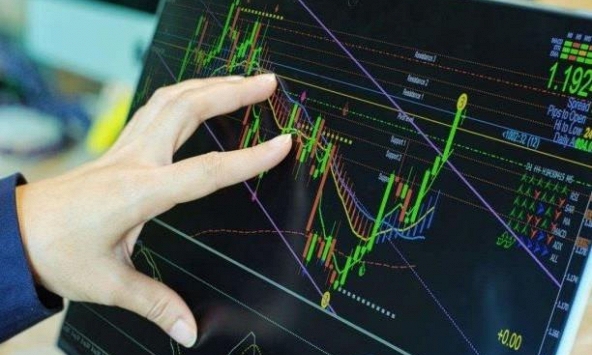 Giao dịch chứng khoán 28/4: VN-Index đóng cửa dưới tham chiếu