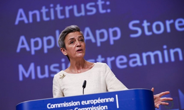 EU cáo buộc Apple lạm dụng sức mạnh thị trường thanh toán di động