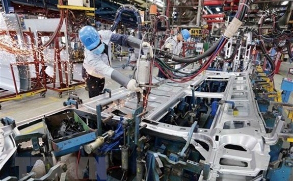 Kinh tế khởi sắc nhưng tiềm ẩn nhiều thách thức