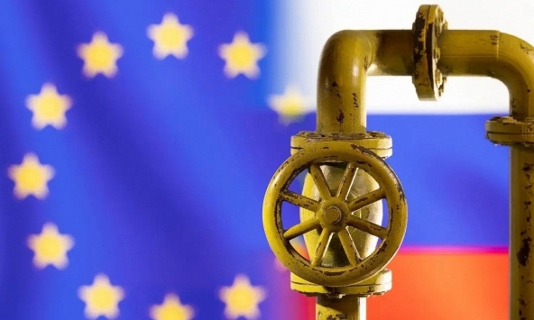 Vì sao châu Âu vẫn chưa đồng thuận trong việc cấm nhập khẩu dầu mỏ Nga?

