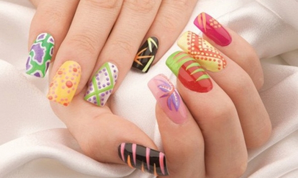 Tạo điểm nhấn cho mẫu nail xinh ngày cuối tuần