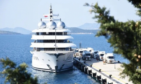 Fiji bắt giữ siêu du thuyền của nhà tài phiệt Nga Suleiman Kerimov